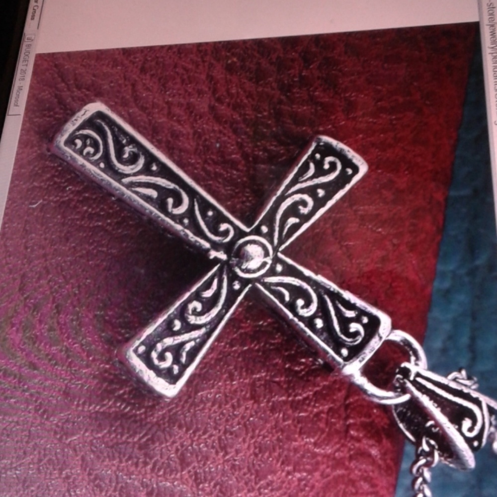 Sterling silver cross pendant with 18 in chain
